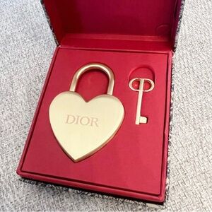 BNIB brand new Dior Lock and Key